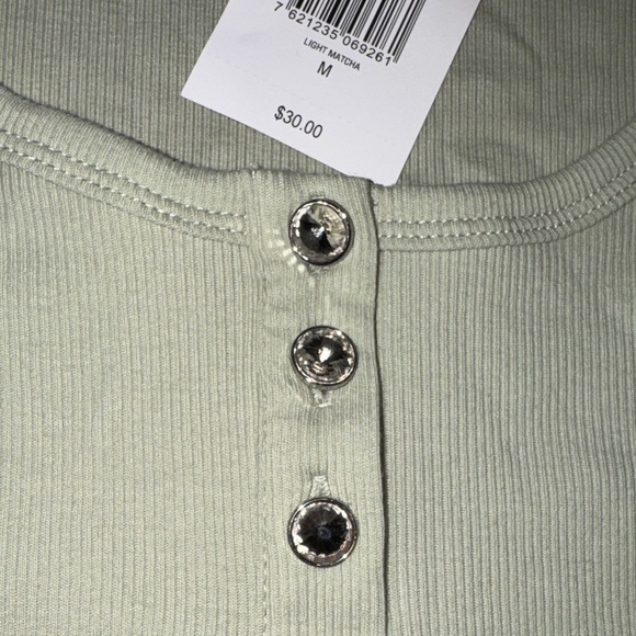 GUESS- NWT WOMEN'S Jewel-Button Ribbed Sage color Henley Top Size Medium - Picture 8 of 15